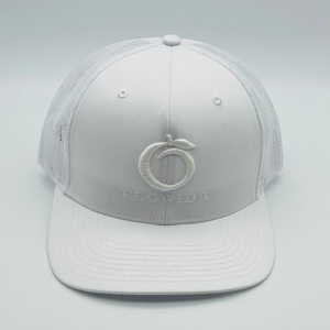 The Ridge Trucker White/White White logo